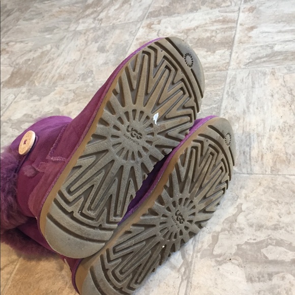 UGG 5803 Bailey Button boots sz 5 excellent cond - Picture 7 of 7